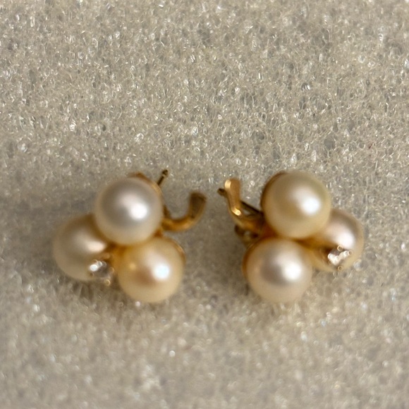 3 pearl earrings in 14k gold